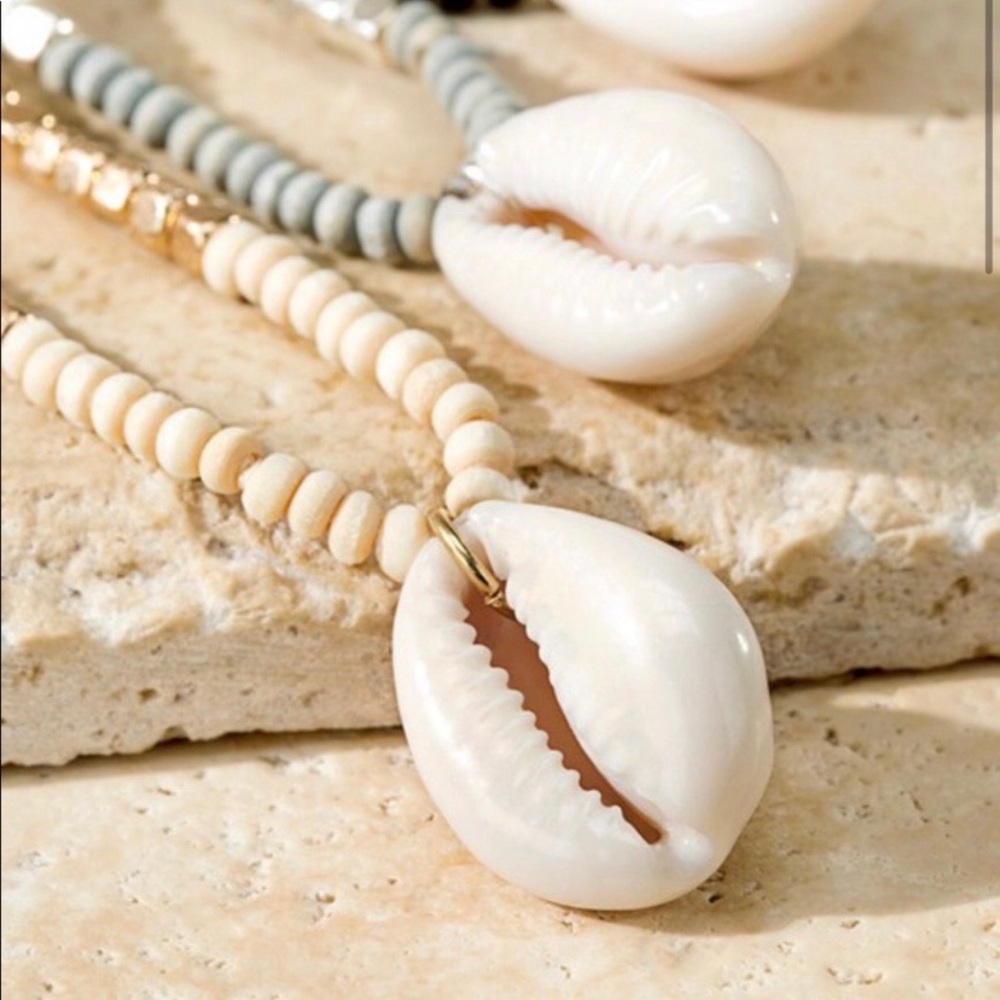 🦋Beautiful Seashell Pendant Beaded Necklace🦋